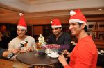 Aamir Khan, Madhavan, Sharman Joshi celebrate Christmas in Taj Land_s End on 25th Dec 2009 (3).JPG